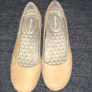 Eddie Bauer size 8.5  like new